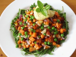 hraskovy-salat-na-rukolovem-luzku--horcicovy-dip-a.jpg